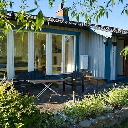 Rosenborgs Friluftspensionats Stugor Med Koek Färjestaden Buitenkant foto