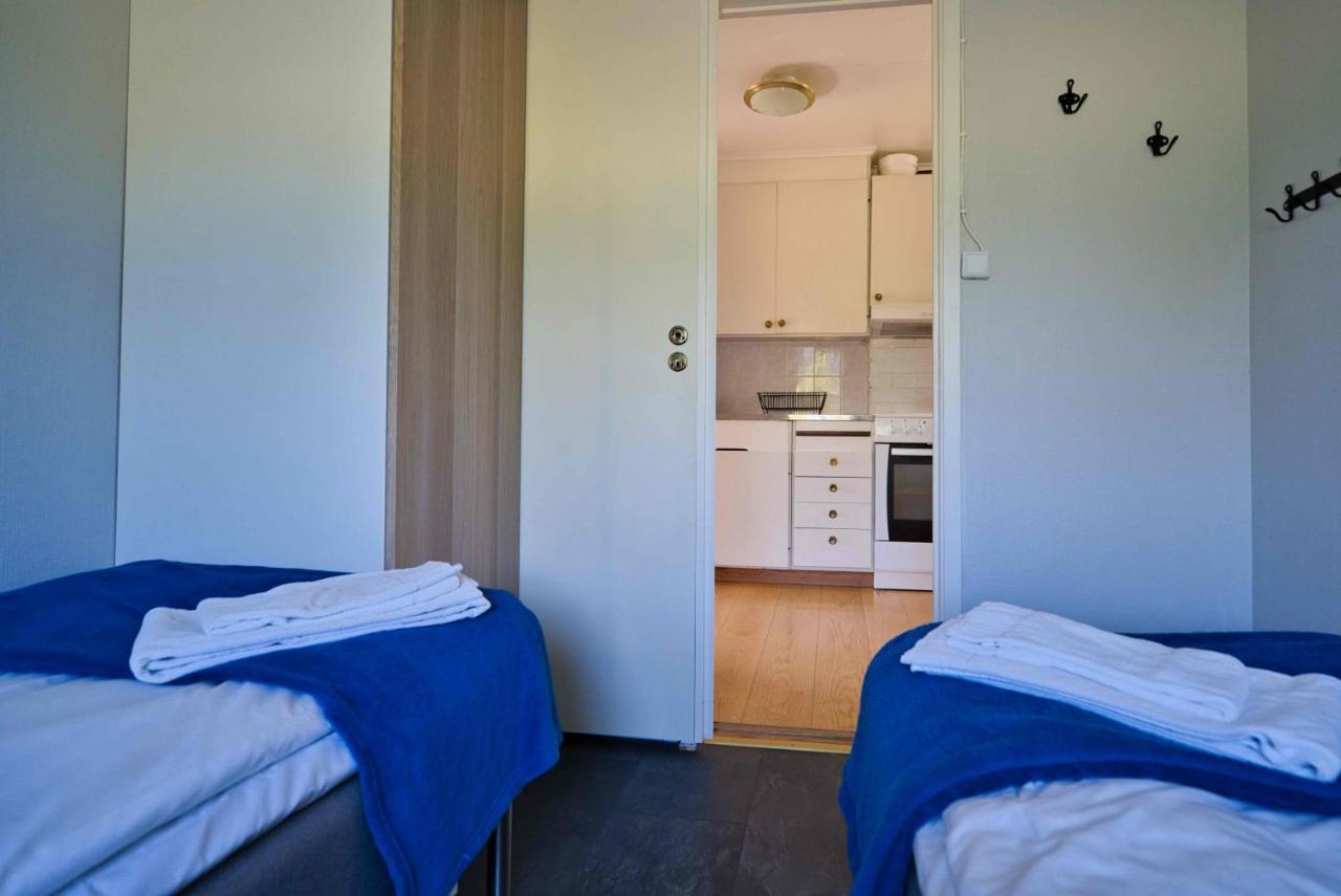 Rosenborgs Friluftspensionats Stugor Med Koek Färjestaden Buitenkant foto