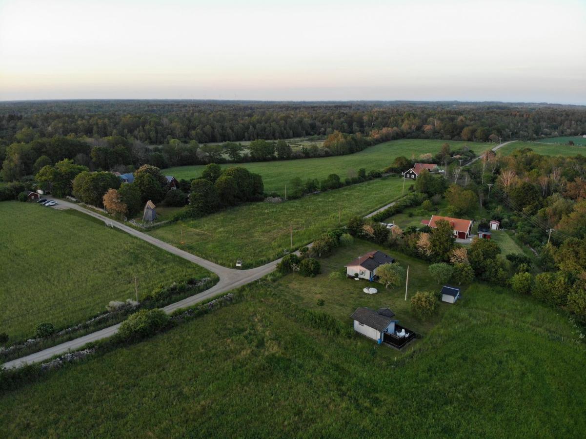 Rosenborgs Friluftspensionats Stugor Med Koek Färjestaden Buitenkant foto